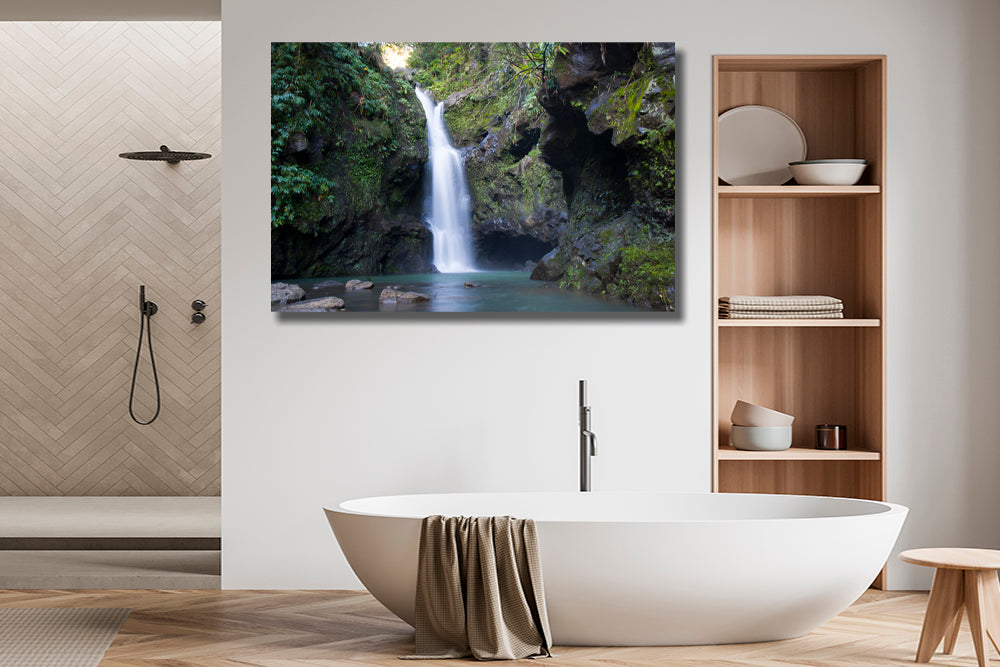 
                  
                    Maui waterfall photography bathroom
                  
                