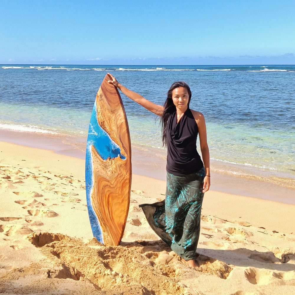 Hawaii wood surfboard artist